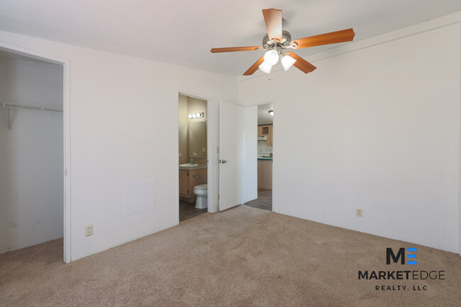 Building Photo - 5Bed/3Bath Home in Buckeye, AZ! Ready for ...