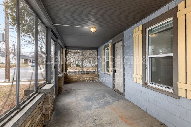 Building Photo - 950 Merritt St SE