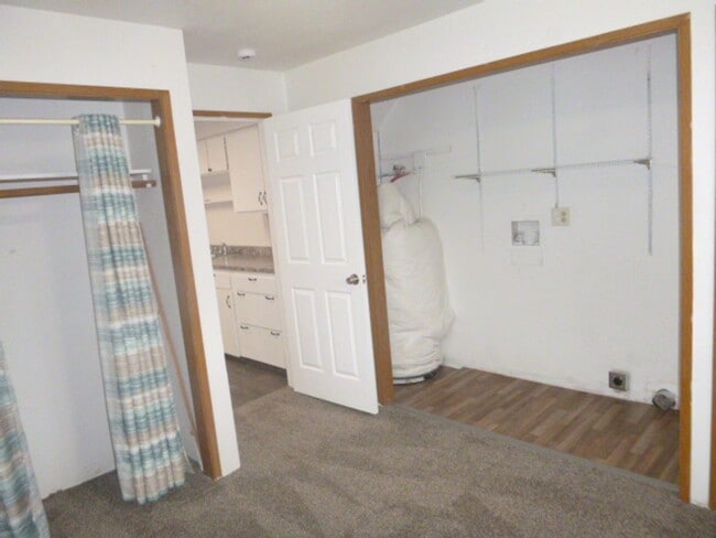 Building Photo - 3 Bedroom 1 Ba House