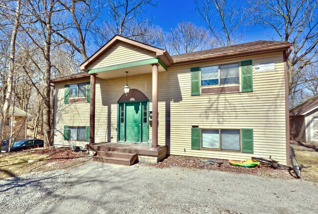 Building Photo - 1302 W Huron St