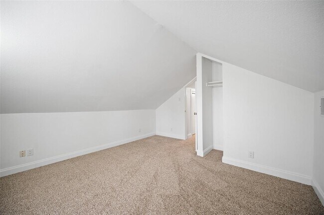 Building Photo - 4605 Harmon Ave