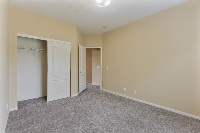 Building Photo - 14252 Newport Ave