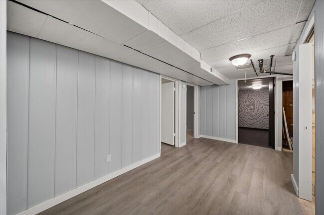 Building Photo - 5629 N Moore St