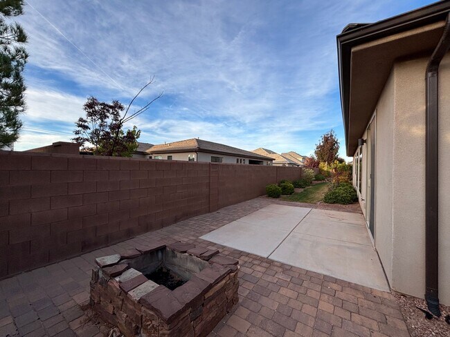 Building Photo - SPACIOUS SINGLE LEVEL HOME IN WASHINGTON F...