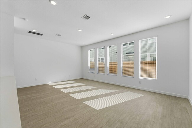 Building Photo - 2206 Via Isa Ln