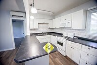 Building Photo - 33 N Rembert St