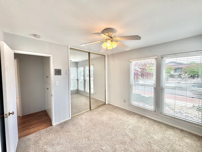 Building Photo - Beautiful 3bd/2ba HOUSE in Clairemont Mesa! 2-car Garage, AC, laundry, patio, VIEWS!