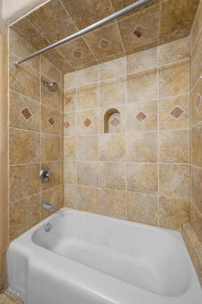 Building Photo - Santa Fe Charm in the Historic Guadalupe D...