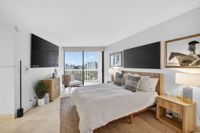 Building Photo - 1000 W Island Blvd