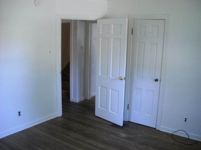 Building Photo - 223 S Bryan Ave