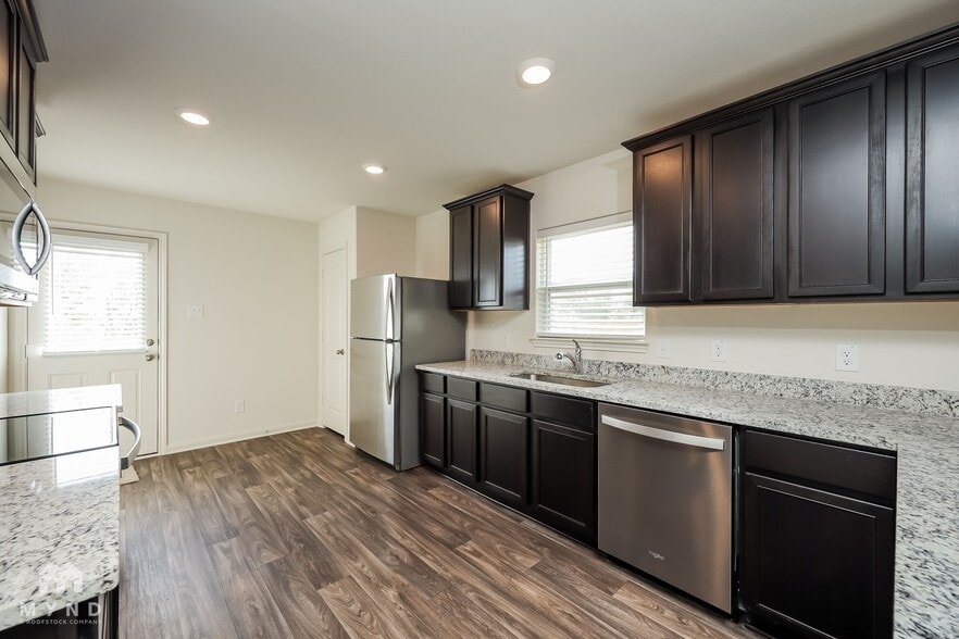 Building Photo - 7310 Lazy Cyn