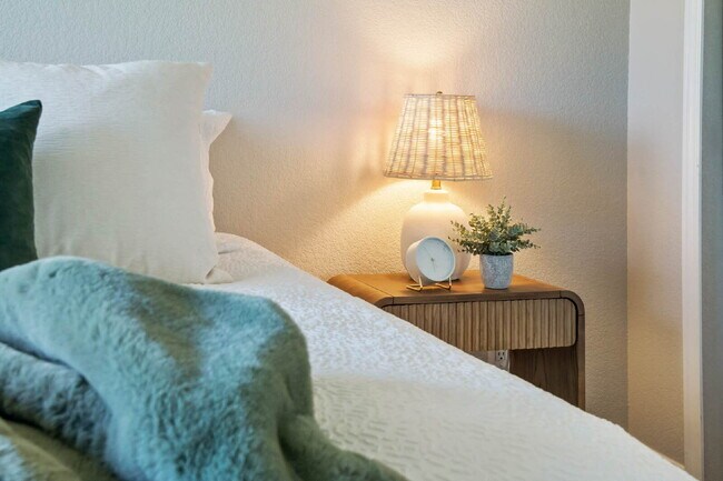 Building Photo - Charming 2-Bed, minutes to Fort Carson,  Peterson Space Force and downtown Colorado Springs.