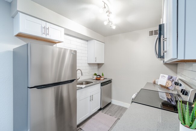 B1 Renovated - 2 Bed 1 Bath - Rise at The District