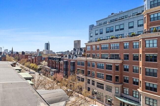 Building Photo - 298 Columbus Ave