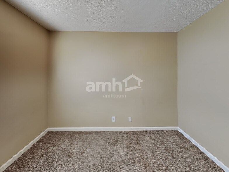 Building Photo - 1000 Brianne Ct