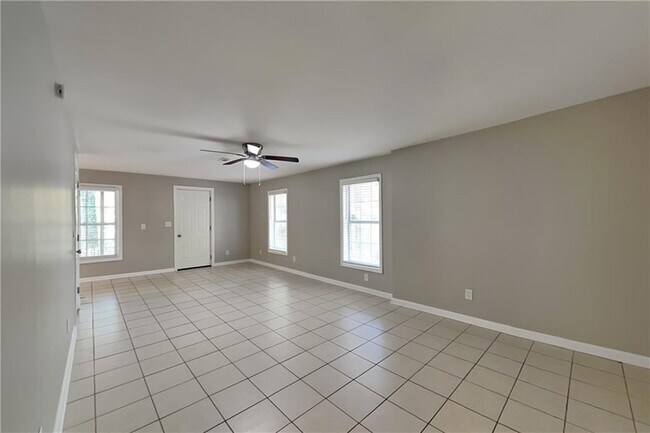 Building Photo - 2020 Hunters Trail Dr