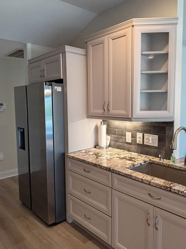 Building Photo - BRIDGEPORT