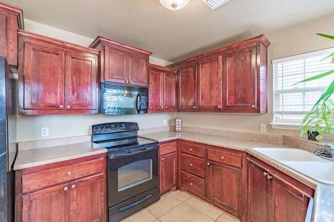 Building Photo - 3/2 in Tradewinds