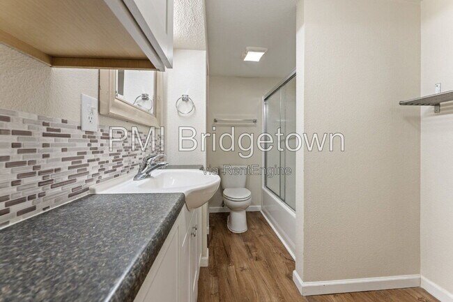 Building Photo - 1115 13th St