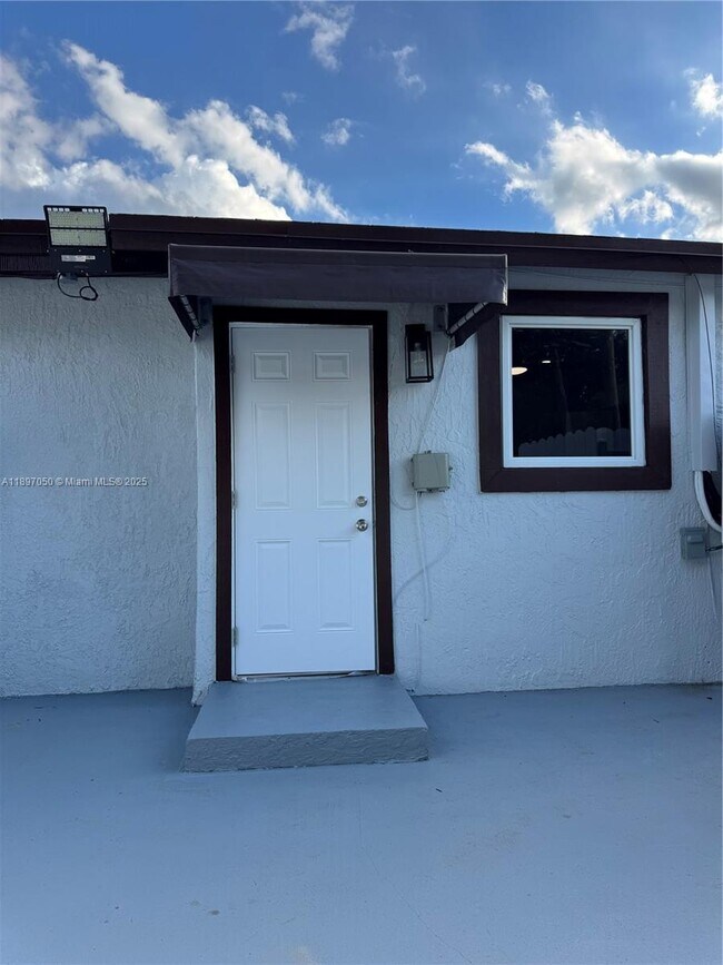 Building Photo - 555 NW 100th Terrace