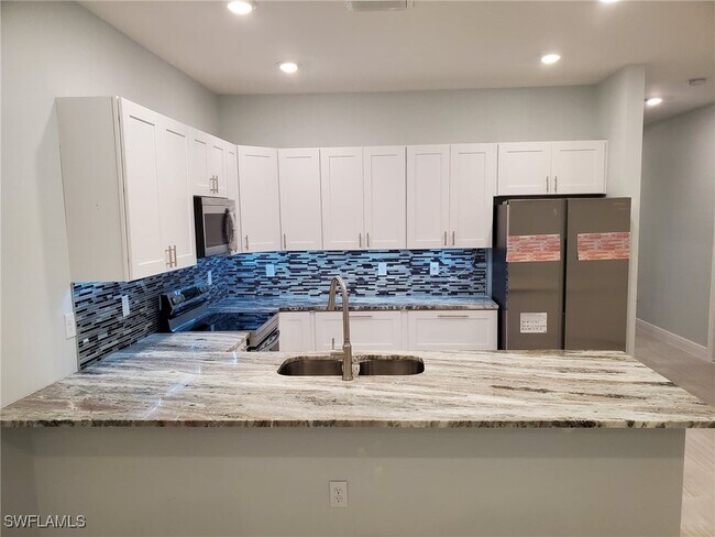 Building Photo - 5444 Billings St