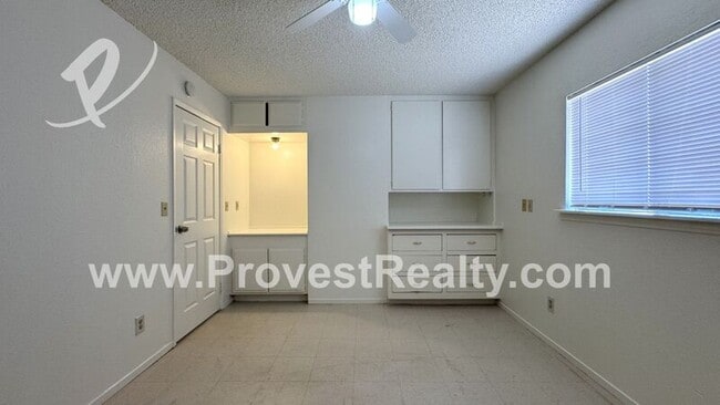 Building Photo - 13193 Begonia Rd