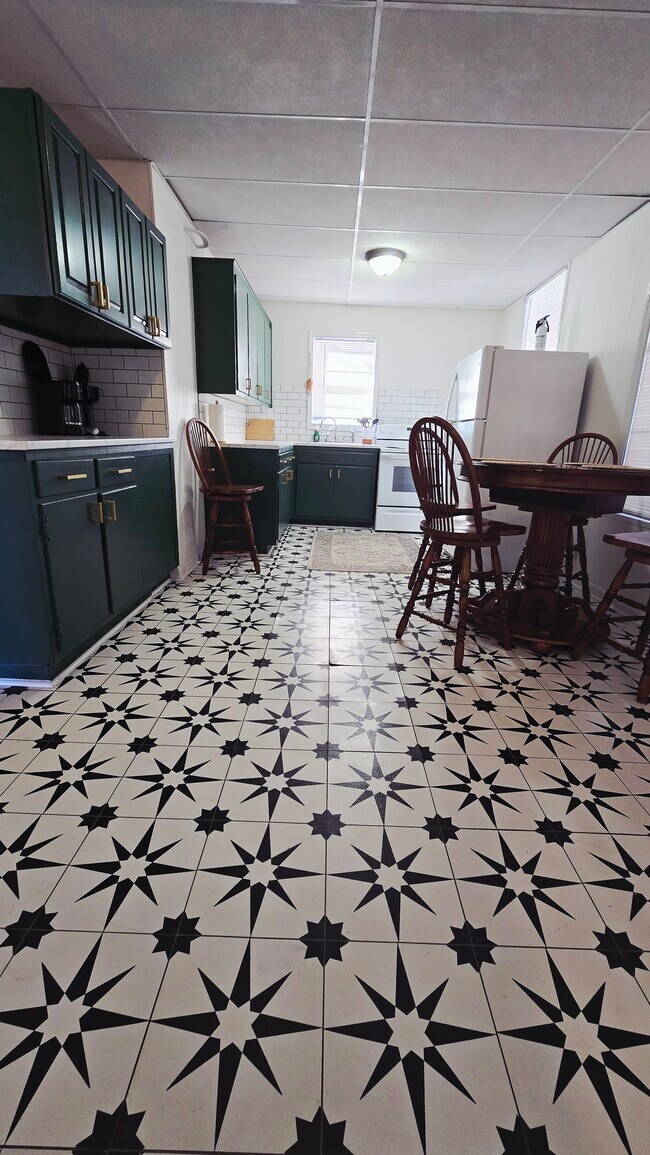 Building Photo - 13333 W Main St