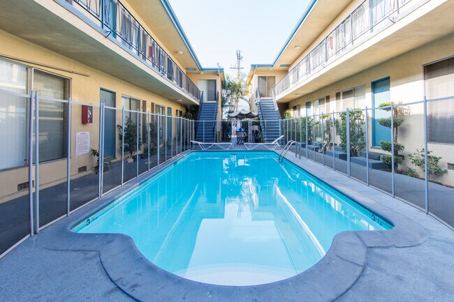 Building Photo - 3439 Vinton Ave