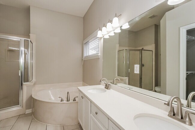 Building Photo - 6799 Showboat Ln