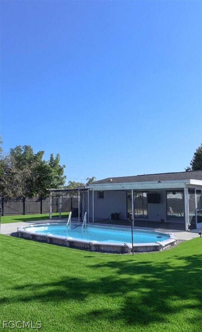 Building Photo - 1206 SE 23rd Pl