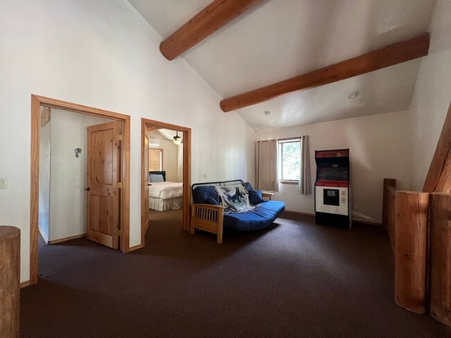 Building Photo - 3 Bedroom, 2.5 Bath Mountain Home on 1 Acre
