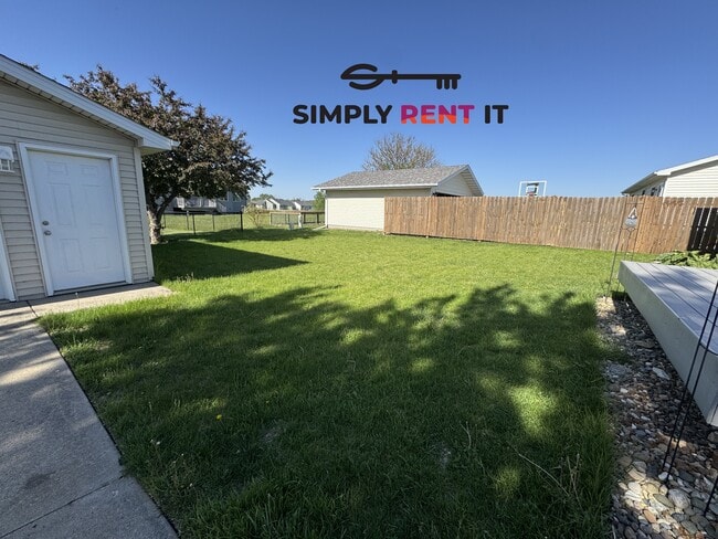 Building Photo - All Utilities Included, 1 Bed, New Renovation, Lower Level