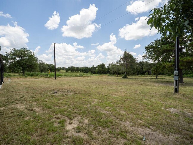 Building Photo - 375 Brown Rd