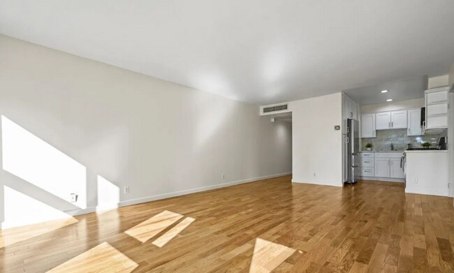 Building Photo - 1200 Broadway St