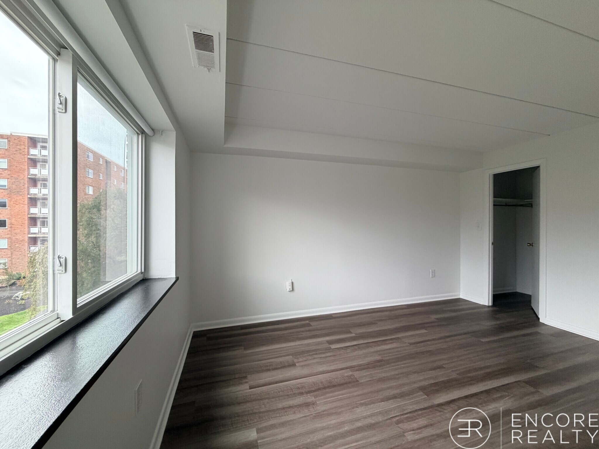 Building Photo - 51 Hill Rd