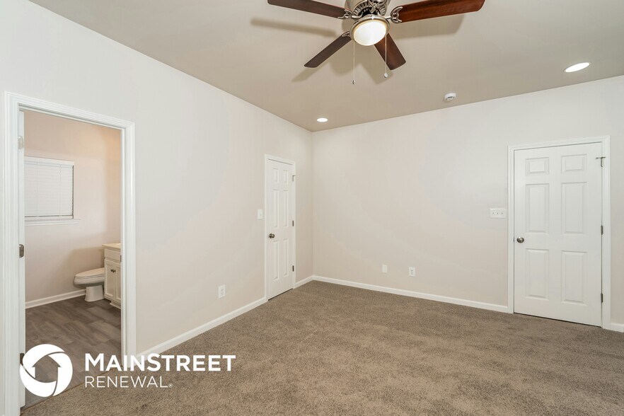 Building Photo - 4821 Southern Oaks Ln