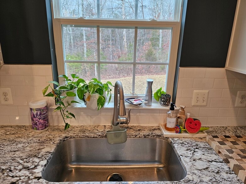 Building Photo - 2050 Whithorn Hl