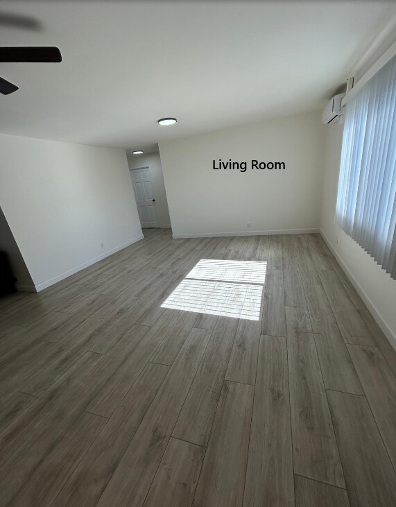 Building Photo - 2014 S Burnside Ave