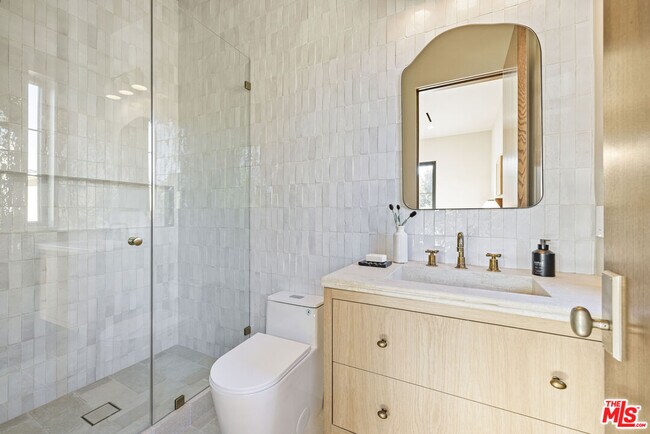 Building Photo - 14273 Greenleaf St