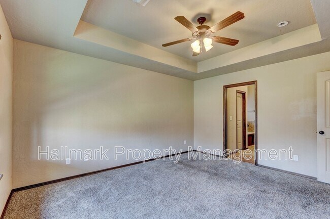 Building Photo - 920 SW 13th St