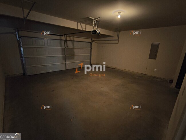 Building Photo - 209 Oliver Dr