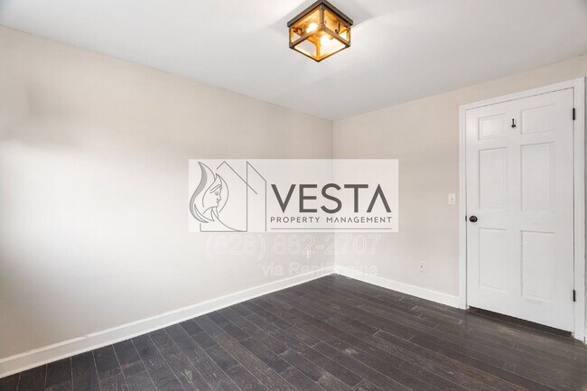 Building Photo - 4 Riddle Rd