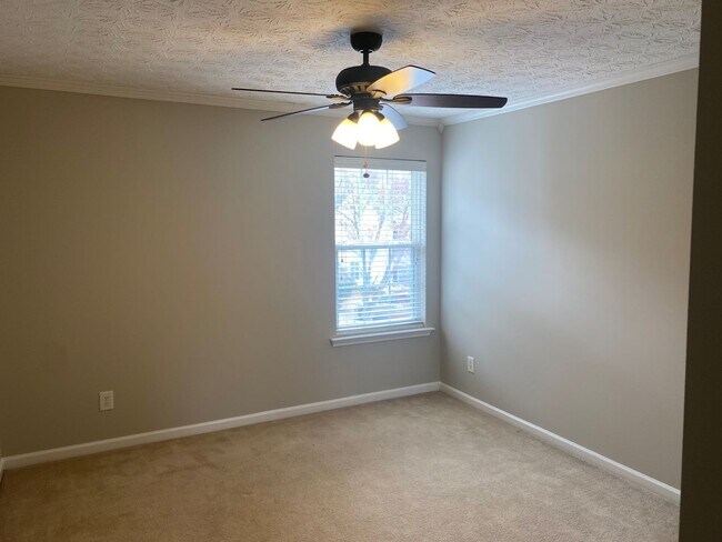 Building Photo - 219 Wild Flower Ln