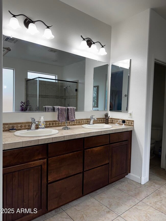 Building Photo - 2572 N 165th Dr