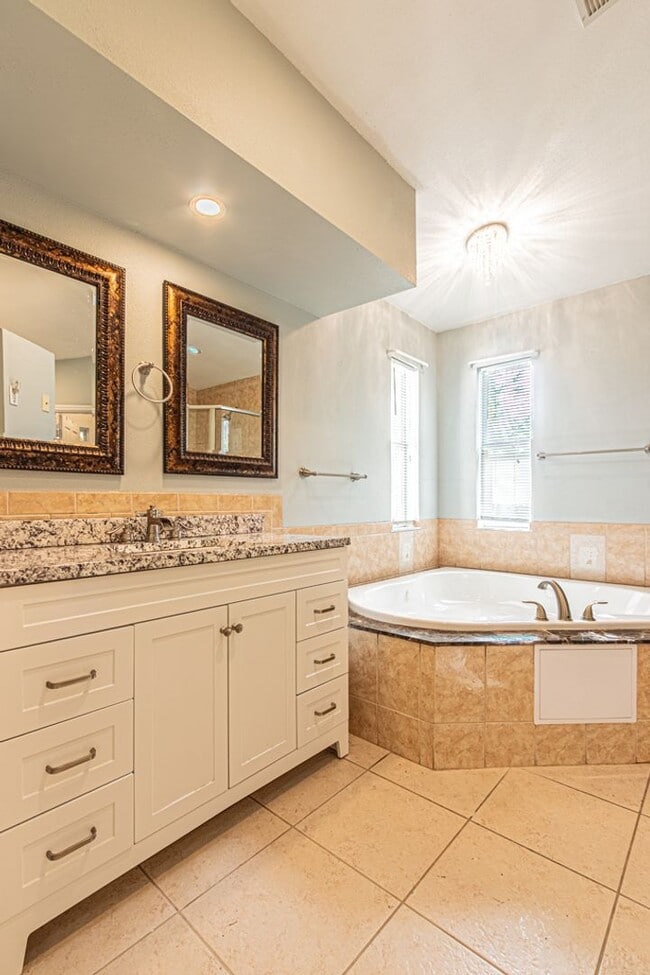 Building Photo - 5-Bed Home With Private Heated Pool & Large Yard - Pet Friendly!