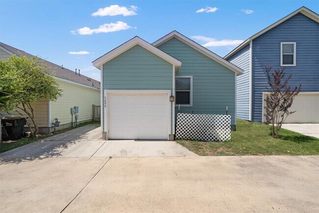 Building Photo - 1606 Sanders