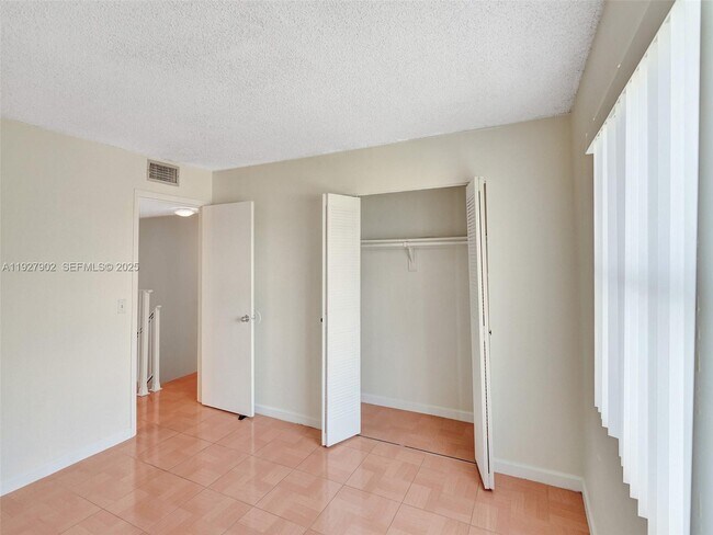 Building Photo - 4600 SW 67th Ave