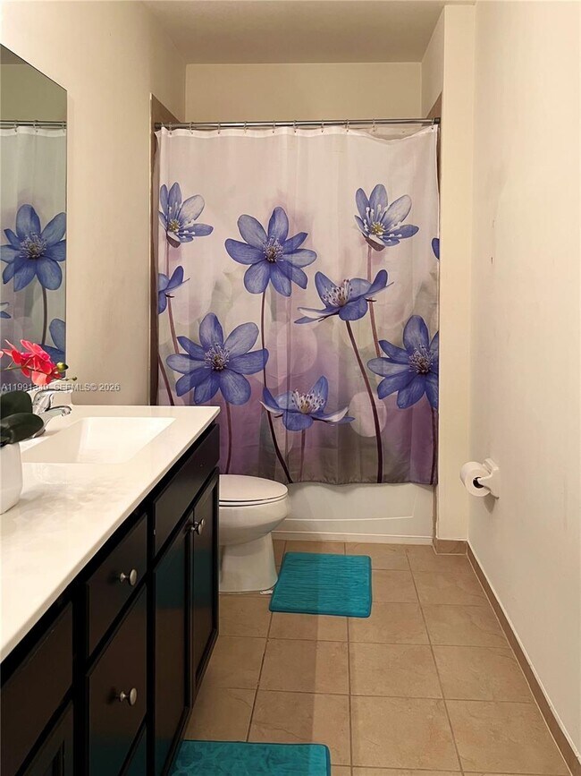 Building Photo - 422 SE 34th Terrace