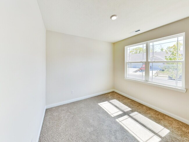 Building Photo - 8842 Faulkner Dr