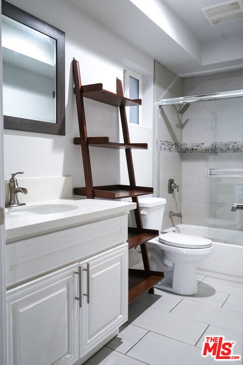 Building Photo - 2114 1/2 Ridgeley Dr